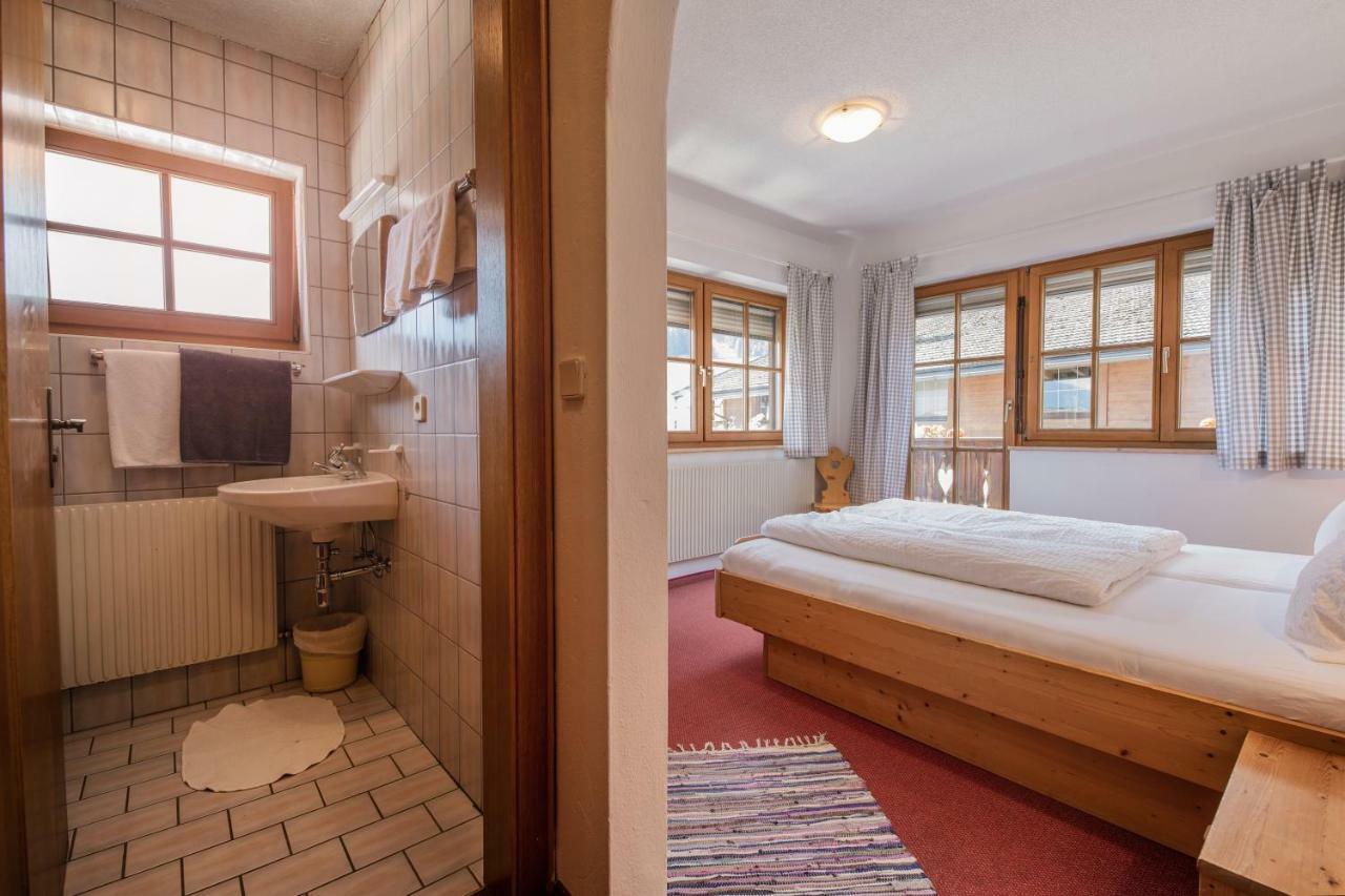 Ferienwohnung Dorfpub ノイシュティフト・イム・シュトゥーバイタール エクステリア 写真