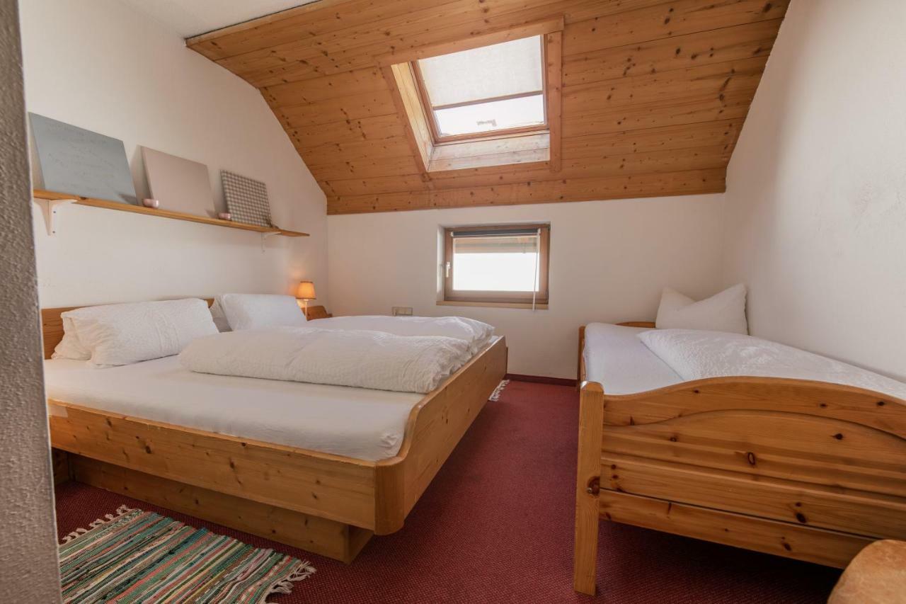 Ferienwohnung Dorfpub ノイシュティフト・イム・シュトゥーバイタール エクステリア 写真