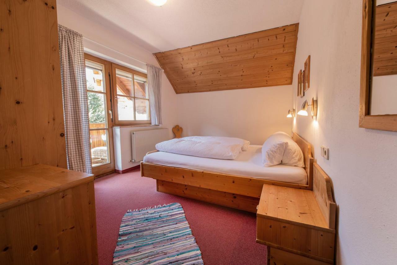 Ferienwohnung Dorfpub ノイシュティフト・イム・シュトゥーバイタール エクステリア 写真